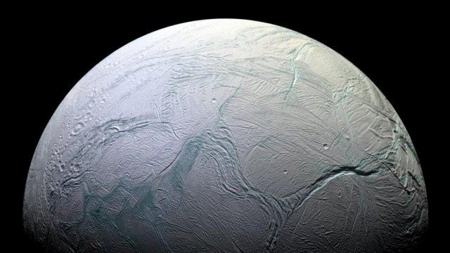 C’è vita nei mari di Encelado?