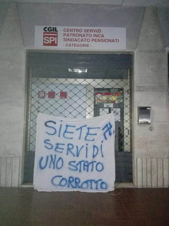 Svastiche contro i pensionati Cgil di La Spezia. Solidarietà dai Ministri Orlando e Martina