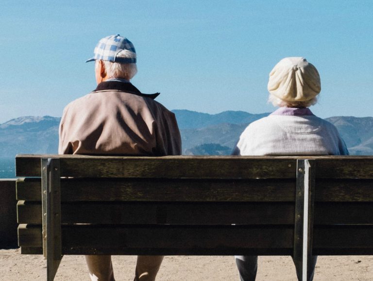 Anziani, non lasciamoli in casa per troppo tempo