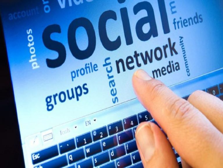 Quelle pagine social piene d’odio verso gli anziani