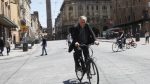 matteo-zuppi-cardinale-in-bicicletta-nuovo-presidente-della-cei-500
