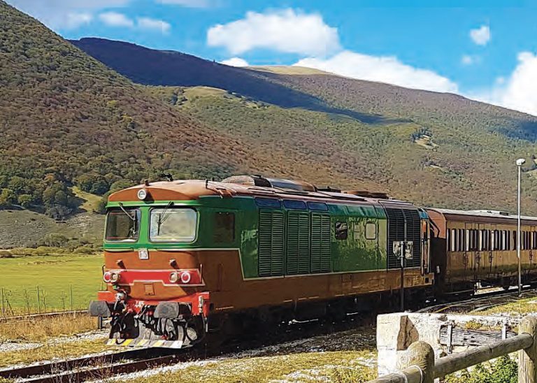 Un treno tra le montagne. La Transiberiana d’Italia