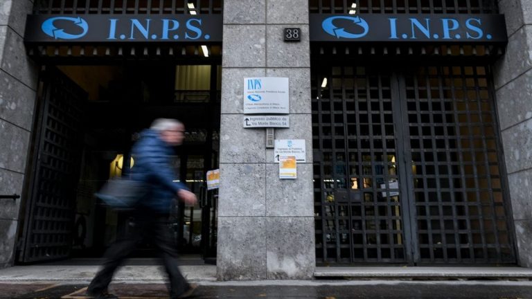 Pensioni. Il governo taglia la rivalutazione. Spi: penalizzati 4,3 milioni di pensionati
