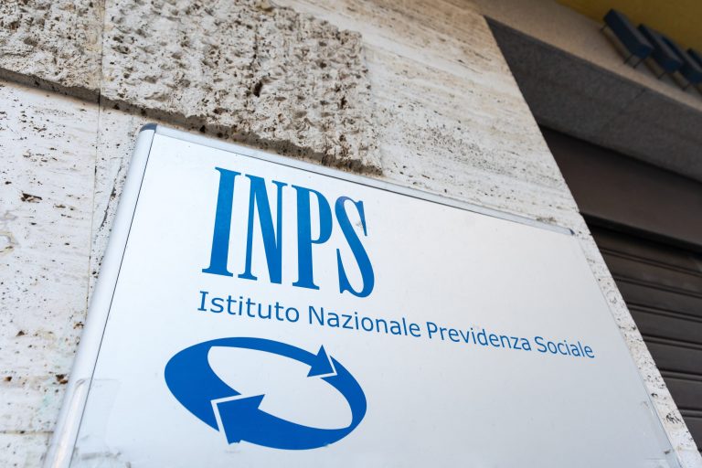 Quattordicesima: l’Inps costretta ad ammettere e correggere le sue bugie