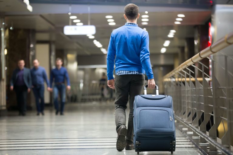 La valigia dello studente. Il numero di ottobre di LiberEtà