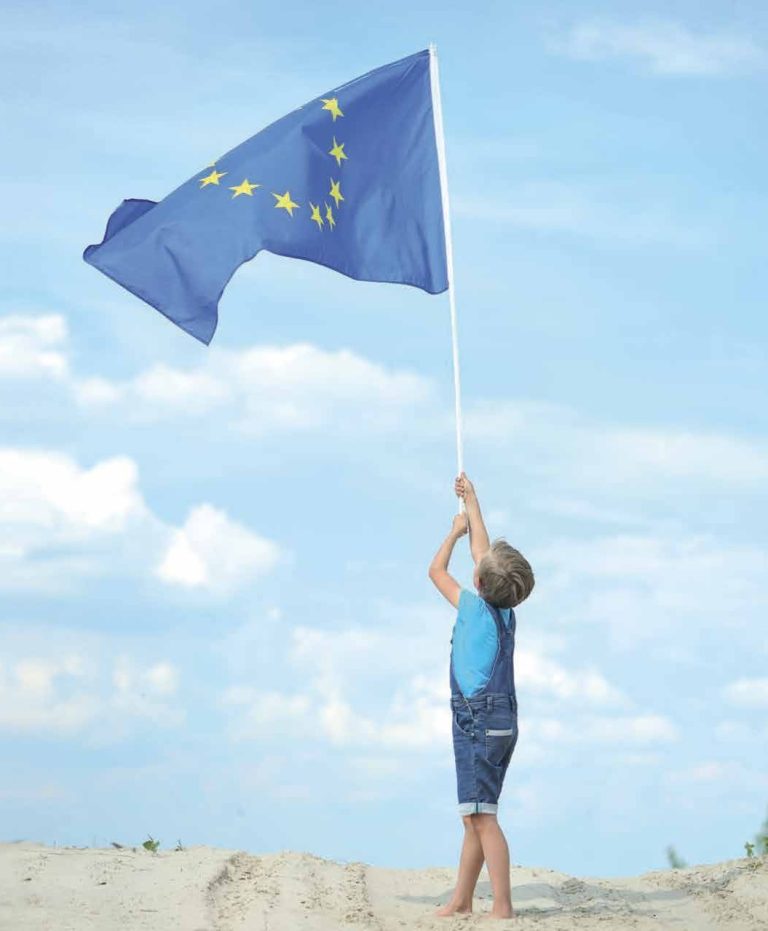 L’Europa al voto, il numero di maggio di LiberEtà
