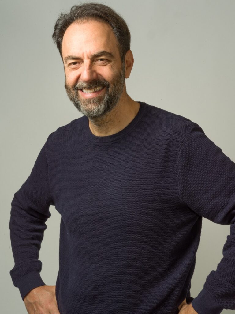 La comicità è una cosa seria. Intervista a Neri Marcorè